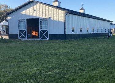 https://waltersbuildings.com/portfolio-items/integrity-farms-stall-barn/