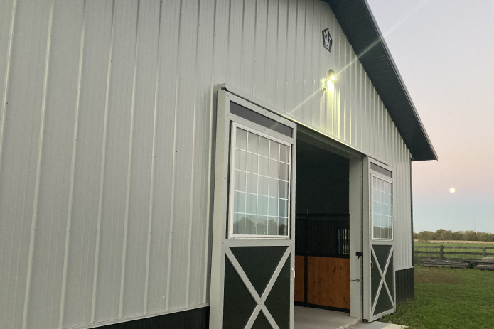 Custom Features of Post-Frame Stall Barn