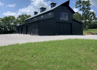 https://waltersbuildings.com/portfolio-items/modern-monitor-barn/