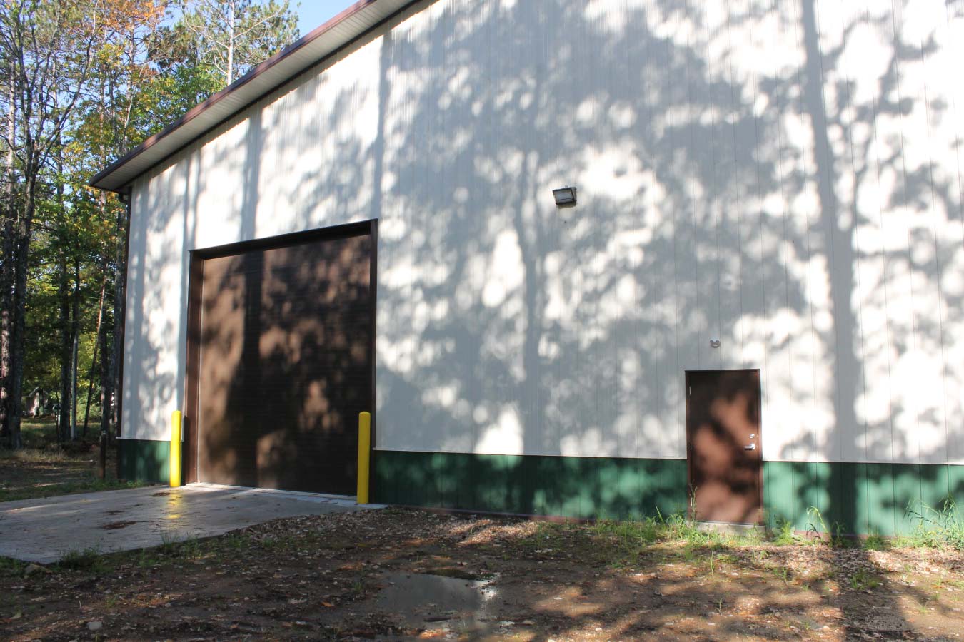 Exterior View of Commercial Warehouse Pole Barn