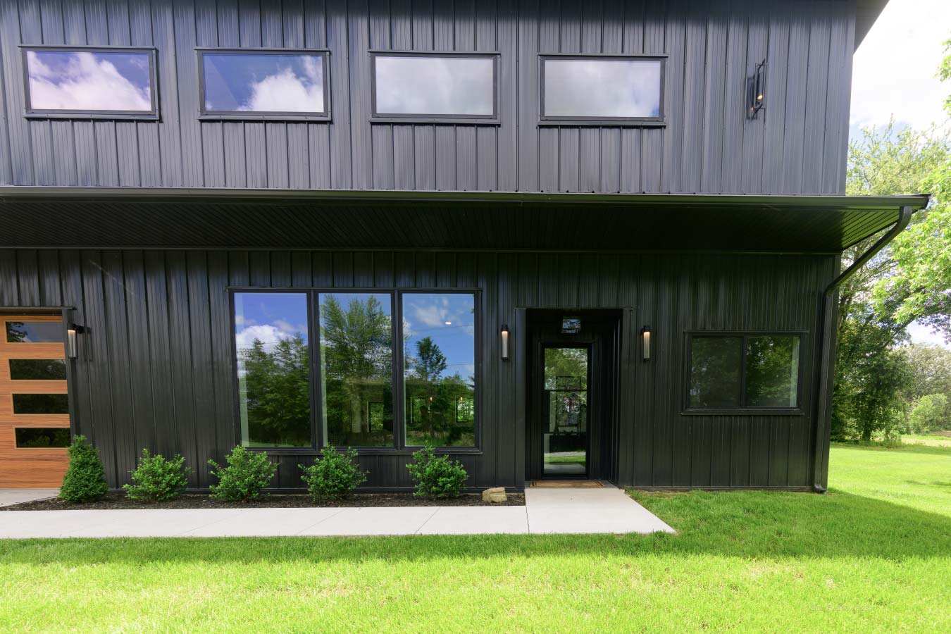 Black Pole Barn House